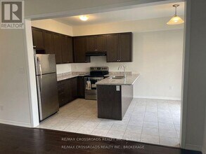 166 Munro Cir in Brantford, ON - Building Photo - Building Photo