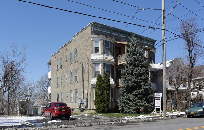 1589 Van Vranken Ave in Schenectady, NY - Building Photo - Primary Photo