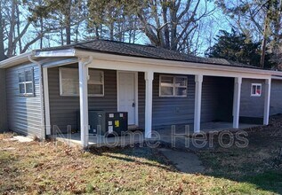 1100 Beaman Lake Rd in Knoxville, TN - Building Photo - Building Photo