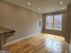 5103 Chancellor St in Philadelphia, PA - Foto de edificio - Building Photo