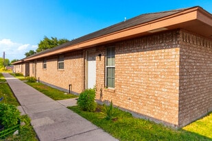 Hibiscus Apartments in McAllen, TX - Building Photo