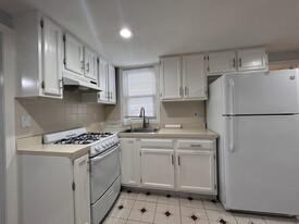 6 Jefferson St, Unit 4 Apartamentos