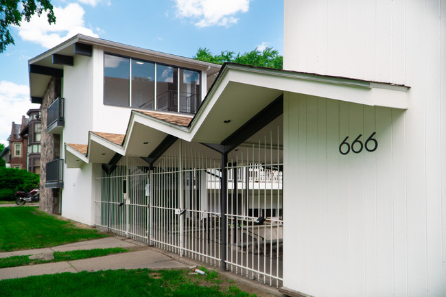 Parker House Apartments in Detroit, MI - Foto de edificio - Building Photo