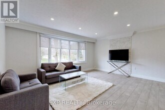 9 Silverview Dr in Toronto, ON - Building Photo - Building Photo