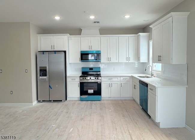 385 Lafayette St, Unit 3 in Newark, NJ - Building Photo - Building Photo