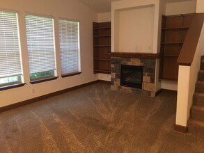 1136 W Willow Lake Loop in Coeur d'Alene, ID - Foto de edificio - Building Photo