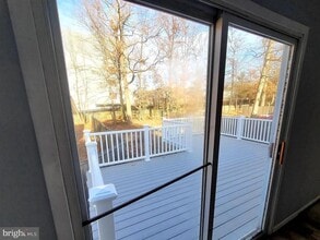 2208 Cocquina Dr in Reston, VA - Foto de edificio - Building Photo