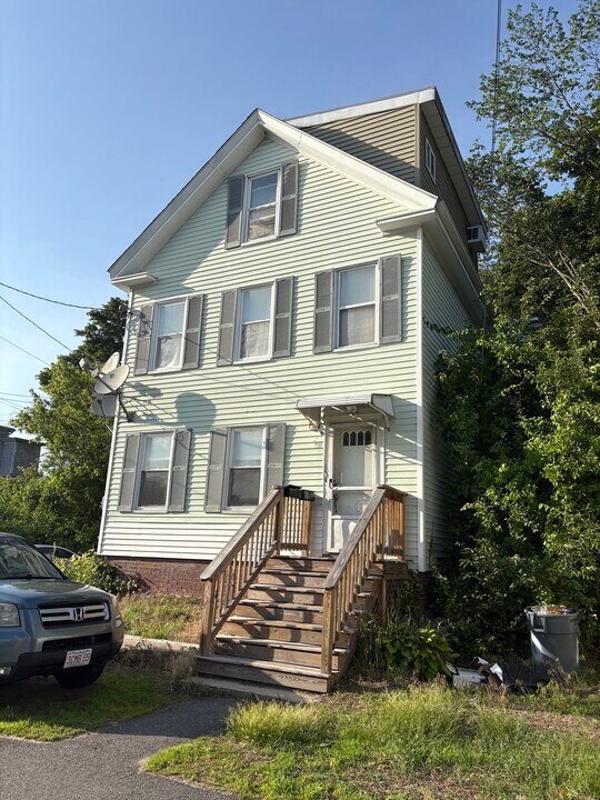 10 S Kimball St, Unit 1 in Haverhill, MA - Building Photo