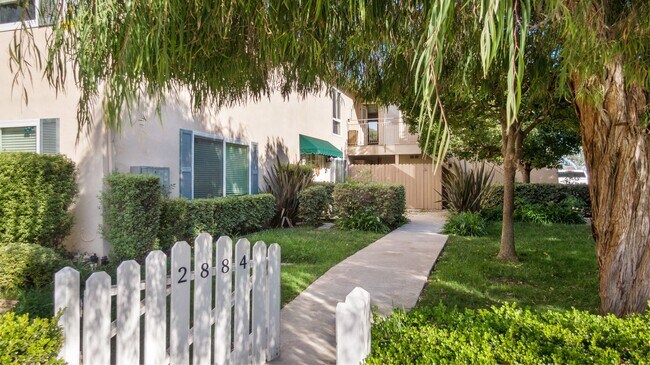 2884 La Salle Avenue in Costa Mesa, CA - Foto de edificio - Building Photo