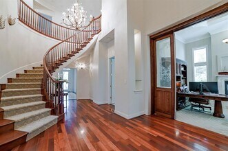 500 Konstanty Cir in West Lake Hills, TX - Building Photo - Building Photo