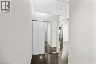 66 Bay St S in Hamilton, ON - Building Photo - Building Photo