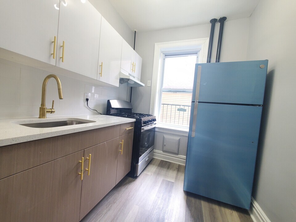 311 Summit Ave in Jersey City, NJ - Building Photo