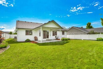 10231 N Zenith St in Hayden, ID - Building Photo - Building Photo