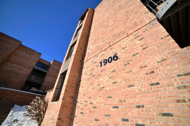 property at 1906 E Shorewood Blvd