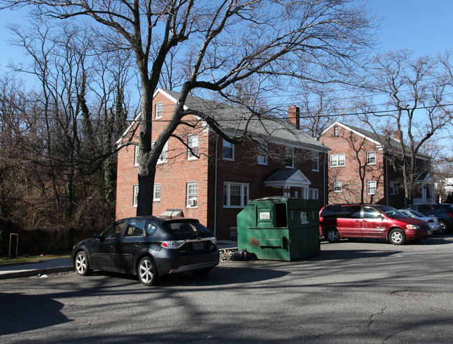 6814 Red Top Rd in Takoma Park, MD - Building Photo - Building Photo