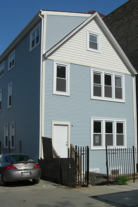 Wicker Park 4-Unit Apartment Building in Chicago, IL - Building Photo