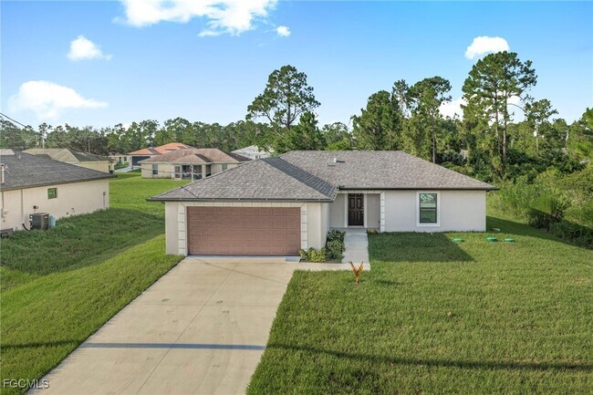 3007 53rd St W in Lehigh Acres, FL - Building Photo - Building Photo