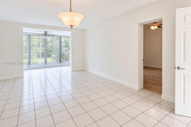 5495 NW 10th Ct, Unit 104 in Plantation, FL - Building Photo - Building Photo