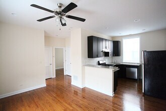 853 W Cornelia Ave in Chicago, IL - Building Photo - Building Photo