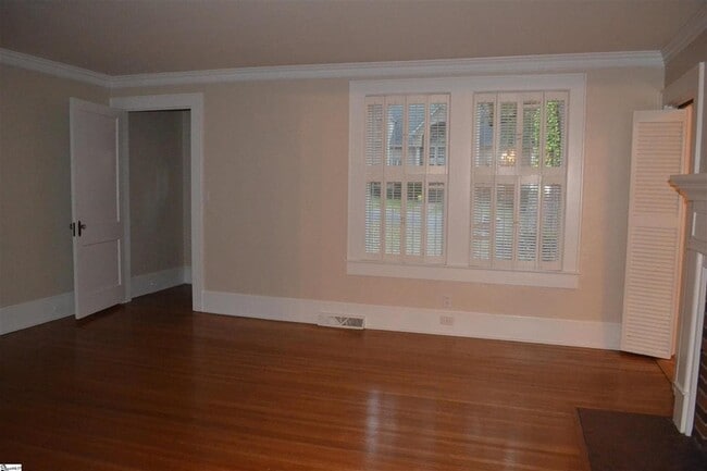 property at 40 Lanneau Dr