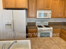 506 Navigator Dr in Lincoln, CA - Building Photo