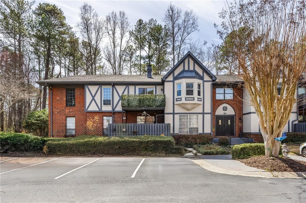6851 Roswell Rd in Sandy Springs, GA - Building Photo