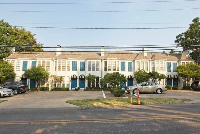 5000 Cedar Spgs in Dallas, TX - Building Photo - Building Photo