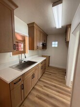 1857 Stanley Ave, Unit 1857 Stanly Ave #B in Signal Hill, CA - Building Photo - Building Photo