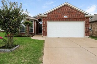 9700 Minton Dr in Fort Worth, TX - Building Photo