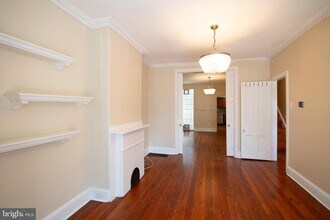 2211 Bainbridge St in Philadelphia, PA - Building Photo - Building Photo