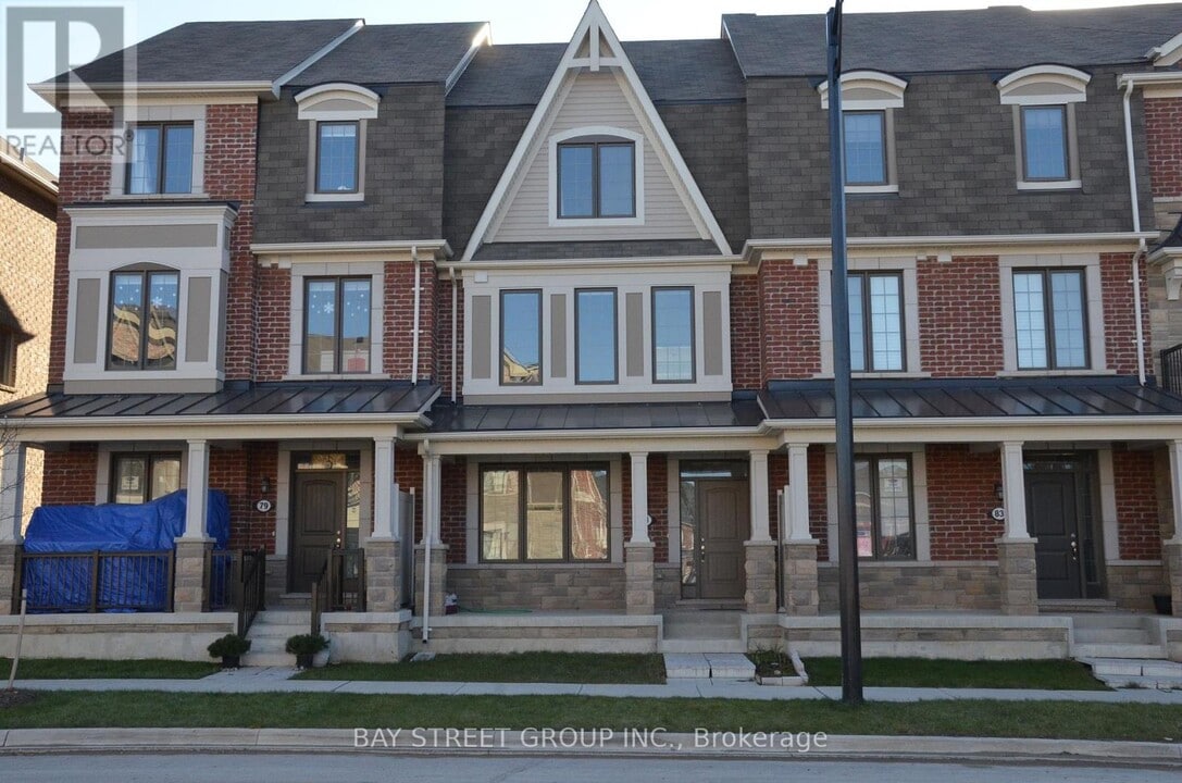 81 Casely Ave. in Richmond Hill, ON - Building Photo