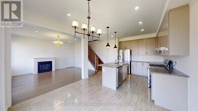 2592 Stallion Dr in Oshawa, ON - Building Photo - Building Photo