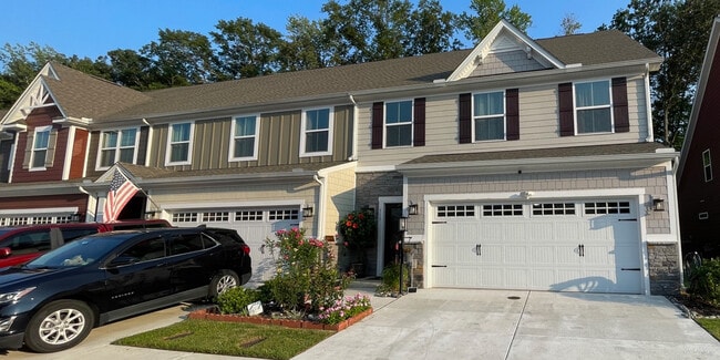 515 Eldridge Ln in Chesapeake, VA - Foto de edificio - Building Photo