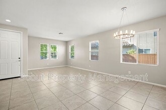 44704 Mumm St in Temecula, CA - Foto de edificio - Building Photo