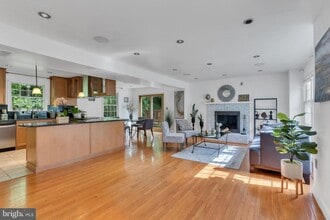 1344 Grant St in Herndon, VA - Building Photo - Building Photo