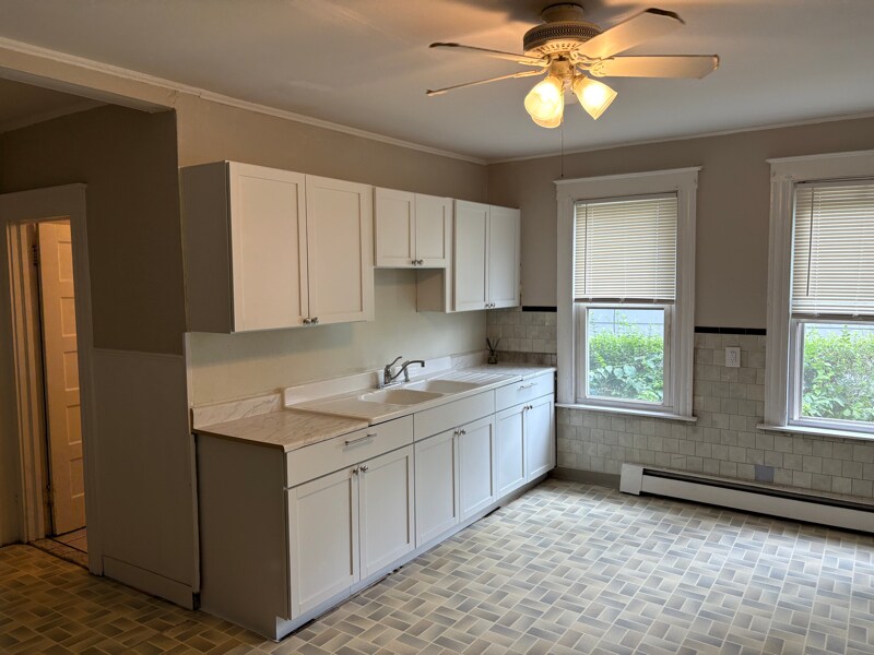 528 Stanley St in New Britain, CT - Building Photo