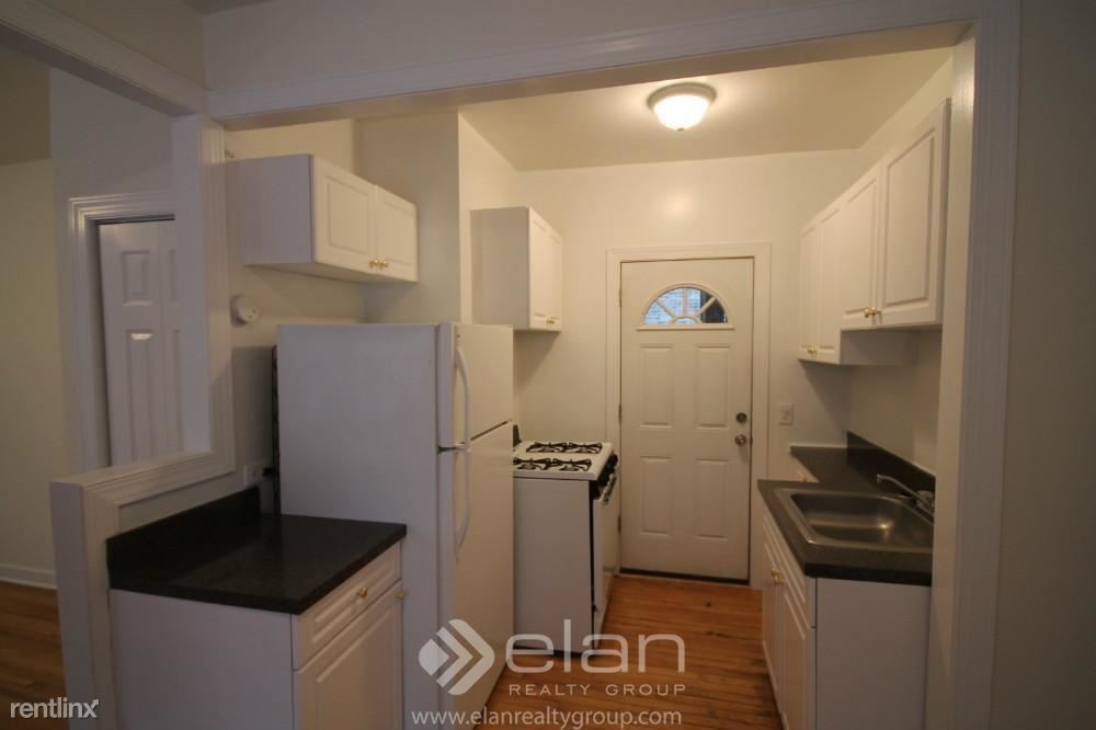 38295 N Fremont St-Unit -Apt 2E in Chicago, IL - Building Photo