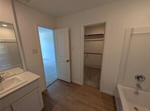 13026 Shells Ln in Crosby, TX - Building Photo - Building Photo