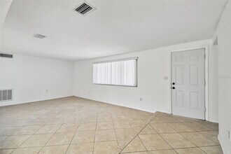 3248 Rock Valley Dr in Holiday, FL - Building Photo - Building Photo