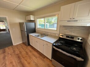 53 Montauk St in Selden, NY - Building Photo - Building Photo