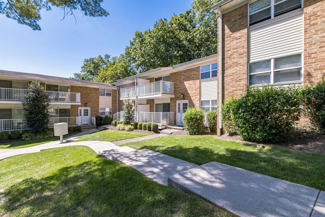 Eagle Rock Apartments at North Plainfield Photo