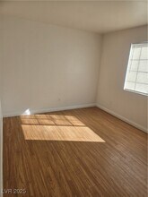 2706 Jennydiane Dr in Las Vegas, NV - Building Photo - Building Photo