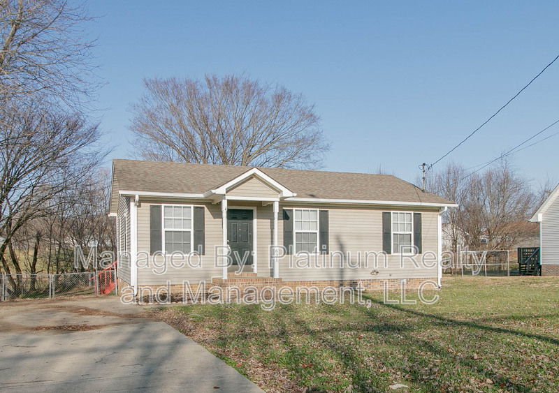 631 Artic Ave in Oak Grove, KY - Building Photo