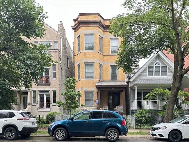 3242 N Racine Ave, Unit 3