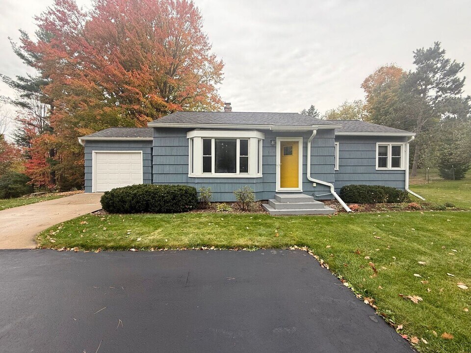 104 N 36th Ave in Wausau, WI - Building Photo