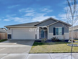 7769 E Bratton Dr in Nampa, ID - Building Photo