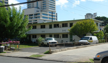 716 Paani St in Honolulu, HI - Building Photo - Building Photo