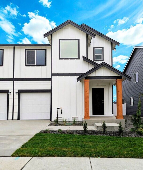 1382 N Wilhelm Way in Post Falls, ID - Building Photo