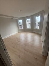 873 E 4th St in Boston, MA - Building Photo - Building Photo