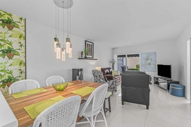 154 Waterside Dr in Hypoluxo, FL - Building Photo - Building Photo